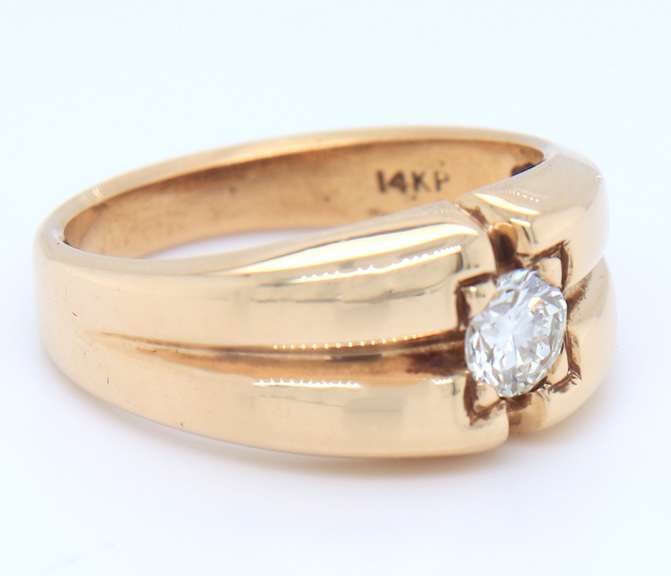 Delightful Yellow Gold Solitaire Diamond Ring