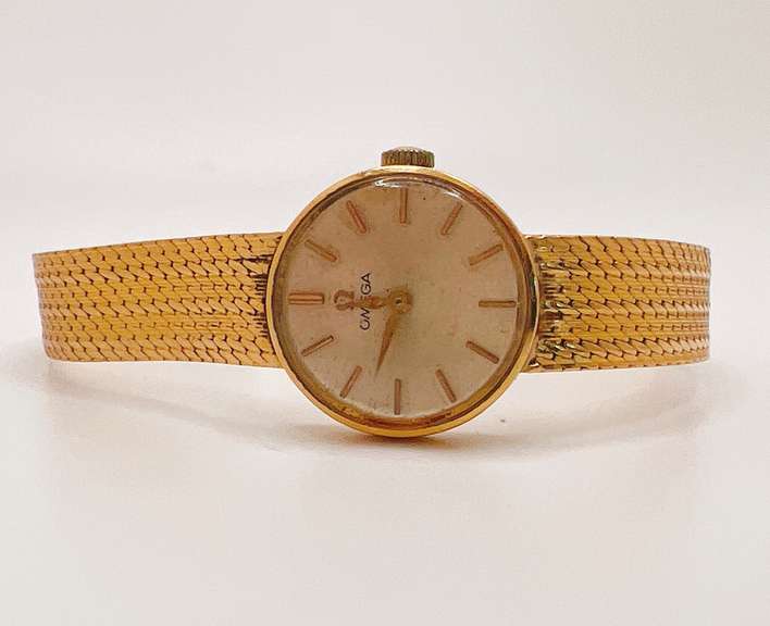 Vintage 18kt Yellow Gold Omega Watch 25.5 grams in Weight