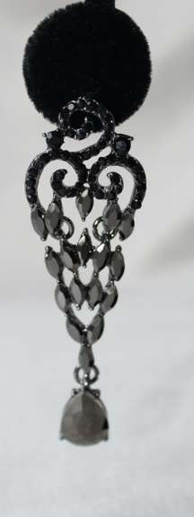 A Very Sexy  Fashion  Design Earrings