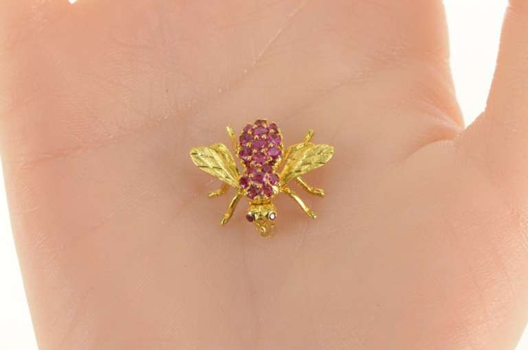 18K Yellow Gold Ruby Encrusted Fly Bug Insect Statement Pin/Brooch
