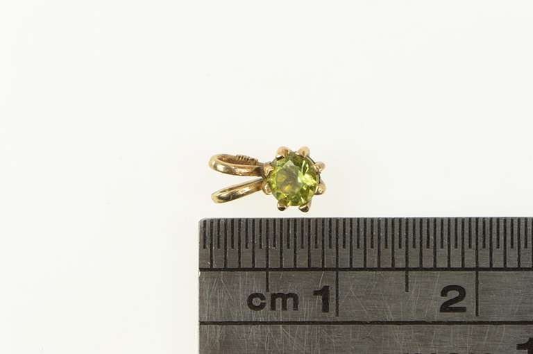 14K Yellow Gold Round Peridot Solitaire Classic Simple Charm/Pendant