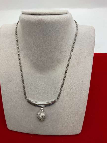 14K WHITE GOLD AND DIAMOND NECKLACE