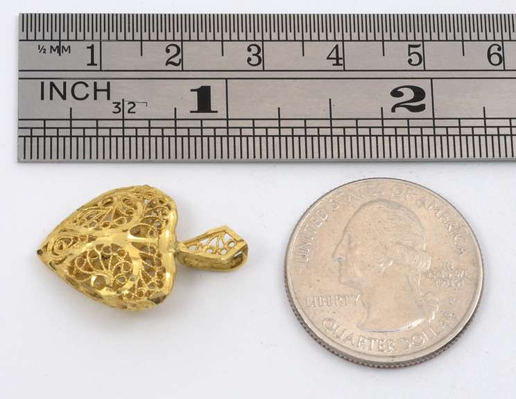 Sweet Filigree Heart Pendant