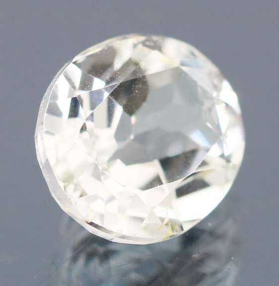 Sparkling 6.16ct diamond white Topaz
