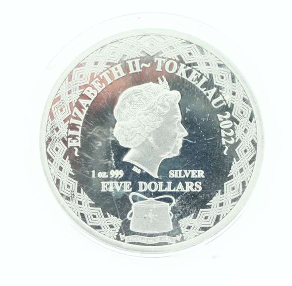 Tokelau Queen Elizabeth 5 Dollar Silver Coin with Scorpio Insignia