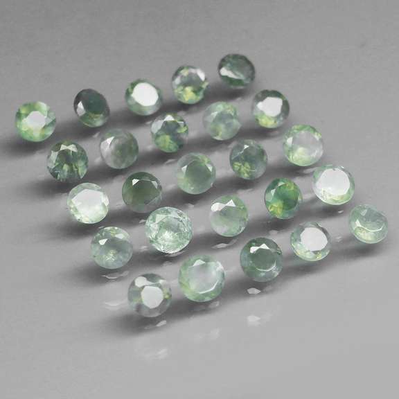 Outstanding 1.45ct hunter green Alexandrite set