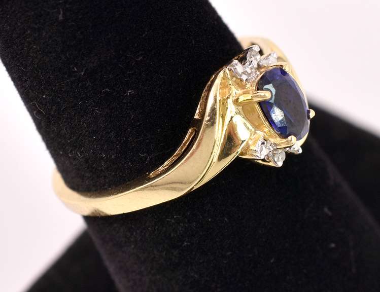 Darling Sapphire and Diamond Ring in Yellow Gold