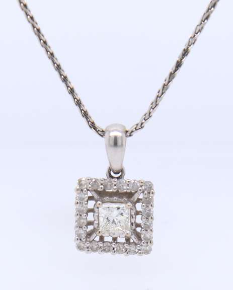 Sparkling White Gold Princess Cut Diamond in Square Halo Diamond Pendant on Chain