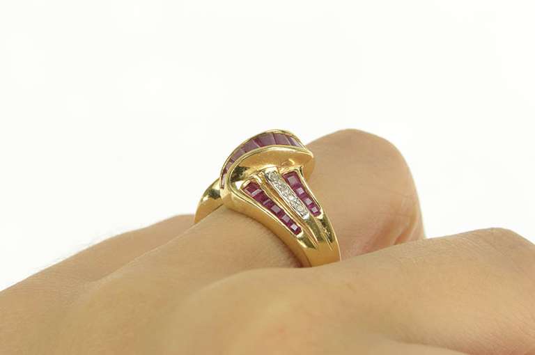 14K Yellow Gold 2.11 Ctw Baguette Ruby Diamond Curvy Band Ring