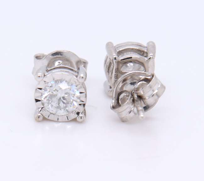 Sparkling White Gold Diamond Illusion Set Stud Earrings