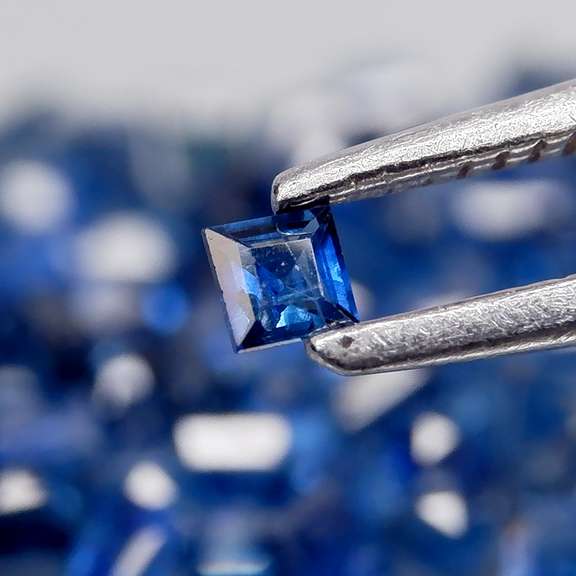 Heated only! 3.19ct Royal blue Sapphire set from Madagascar