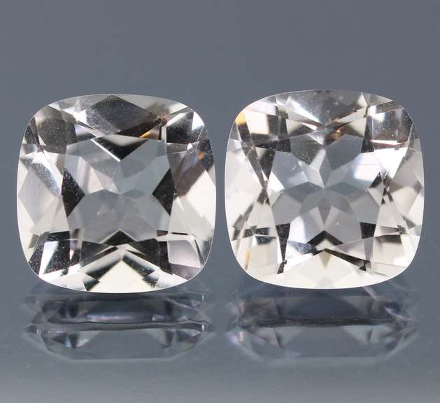 Excellent 19.83ct UNHEATED diamond white Topaz set