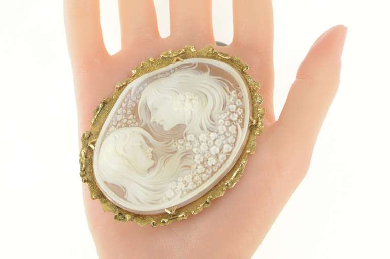 14K Yellow Gold Huge Carved Shell Cameo Floral Ladies Pin/Brooch
