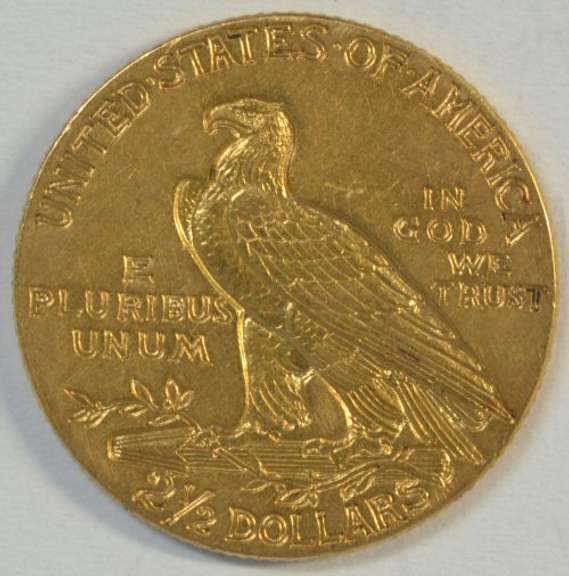 Appealing 1915 US $2.50 Indian Gold Piece. Nice
