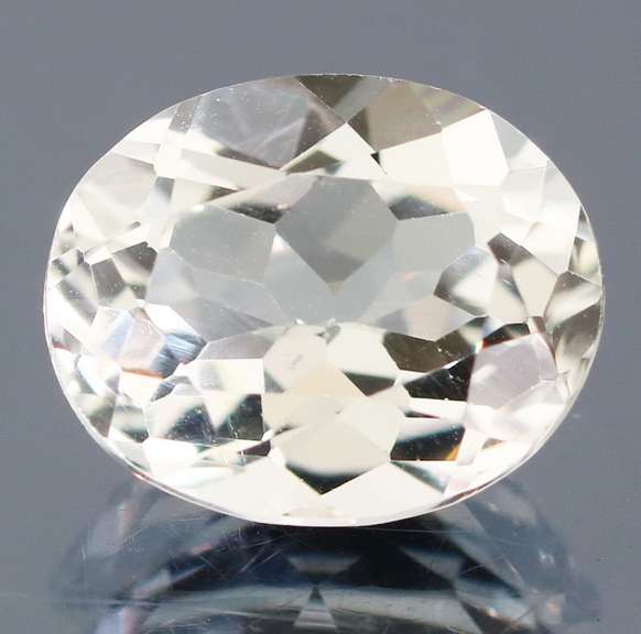 Gorgeous 4.81ct diamond white Topaz