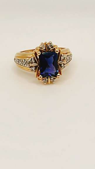 14kt Yellow Gold Blue Stone Ring