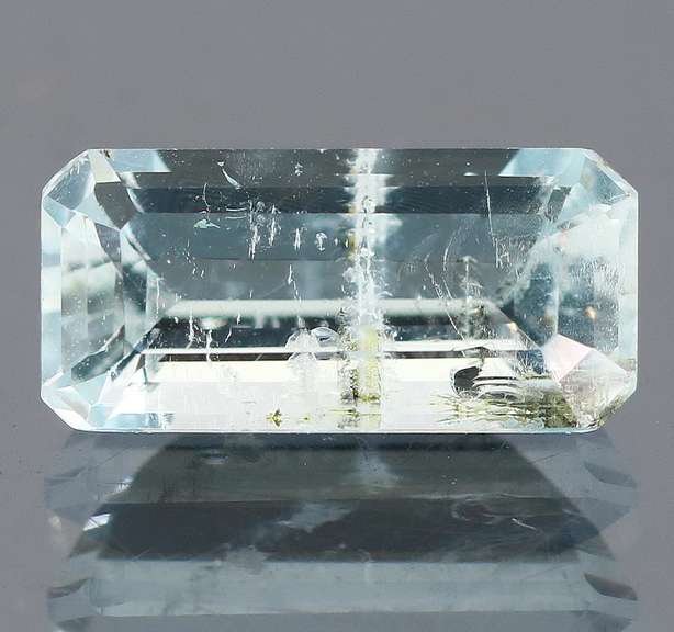 Striking untreated 2.03ct Aquamarine