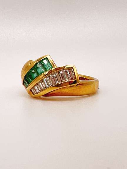18kt Solid Yellow Gold, Emerald, and Diamond Ring
