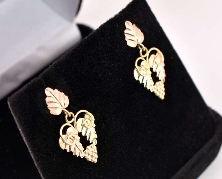 Elegant Grape and Leaf Earrings in 14K+10K Two Tone Gold