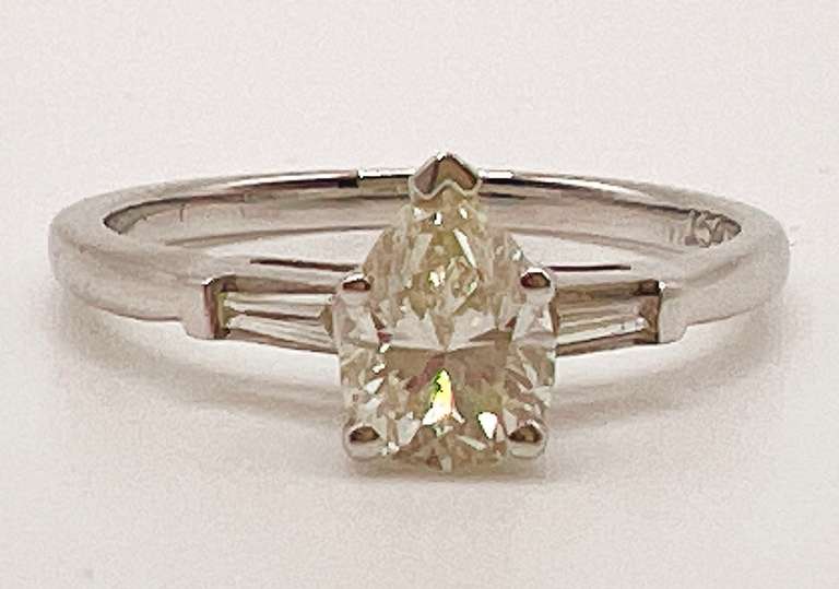 Gorgeous 14kt Solid White Gold & Pear Shaped Diamond Ring