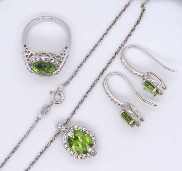925 Sterling Silver Green Cubic Zirconia Pendant on Chain with Ring and Matching Earrings