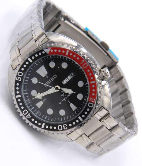 Seiko Diver's 200m Stainless Steel Watch