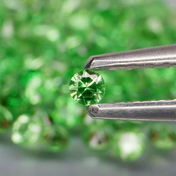 Brilliant! 2.64ct untreated apple green Tsavorite set
