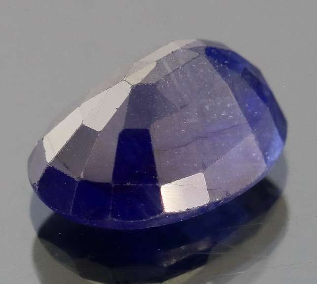 Gorgeous 7.08ct cobalt blue Sapphire from Madagascar