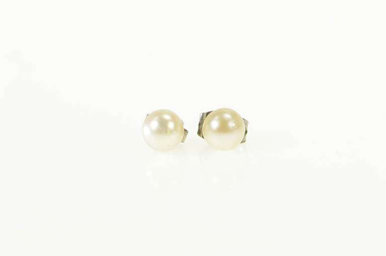14K Yellow Gold 5.5mm Pearl Classic Simple Stud Plain Earrings