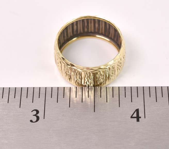 Wonderful Textured Band Ring in 14K Yellow Gold