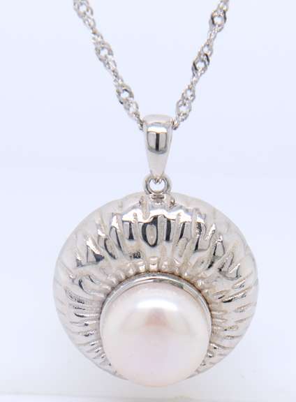 Vintage 925 Sterling Silver Pearl Pendant on Chain