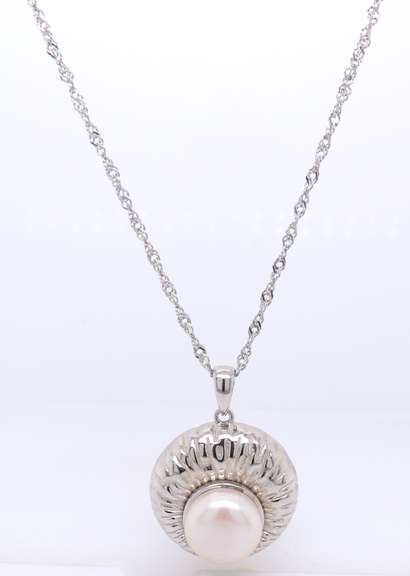 Vintage 925 Sterling Silver Pearl Pendant on Chain