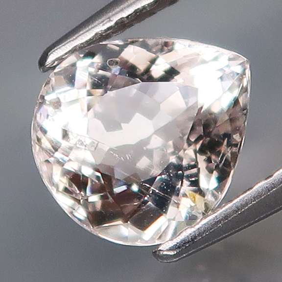 Rainbow flashing! 1.64ct UNHEATED whisper pink Morganite