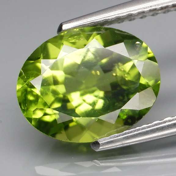 Sparkling 2.74ct top Burma green untreated Peridot