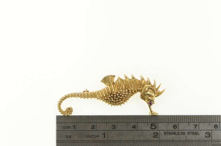 14K Yellow Gold Sea Horse Ocean Animal Ruby Eyed Vintage Pin/Brooch