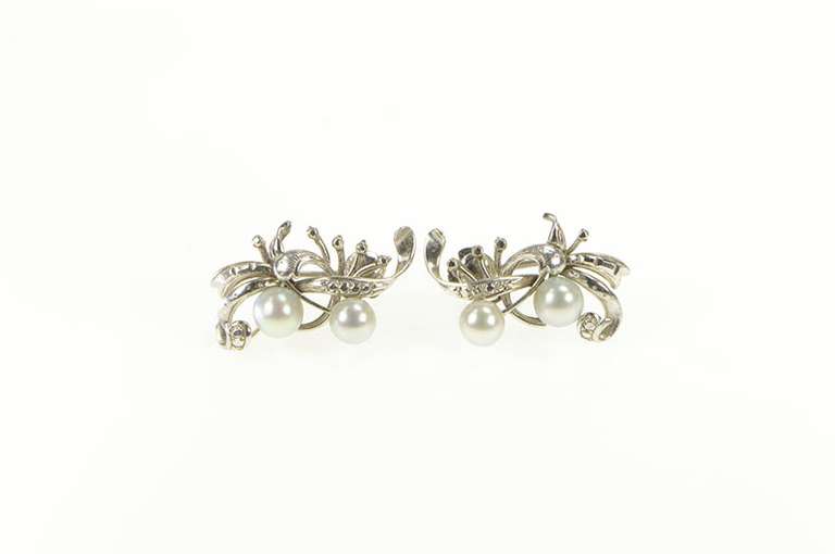 18K White Gold 1950's Light Blue Pearl Swirl Screw Back Earrings