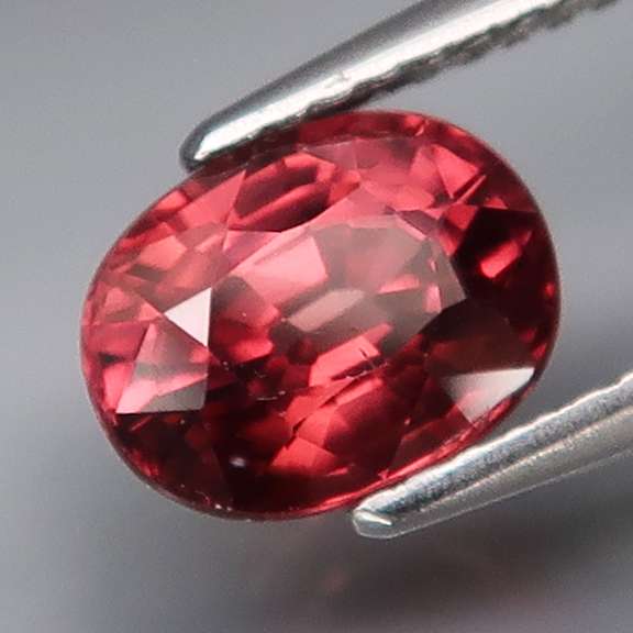 Collectors top color VS 2.52ct rose pink Zircon!