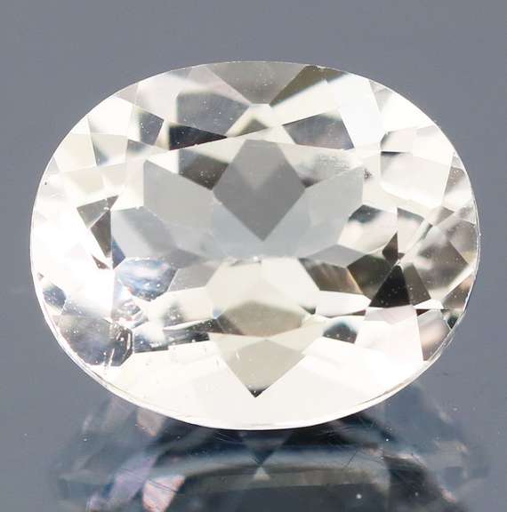 Stunning 5.53ct UNTREATED diamond white Topaz