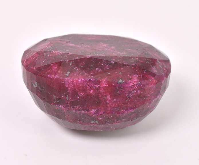 Radiant Giant 962.25CTS Ruby Gemstone