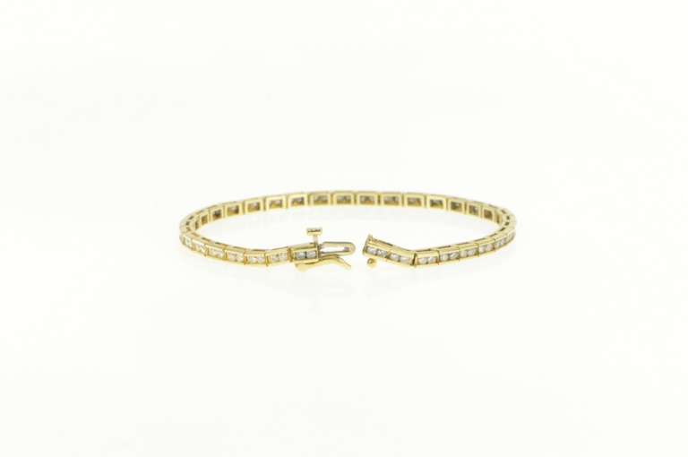 14K Yellow Gold 1.80 Ctw Squared Diamond Classic Tennis Bracelet