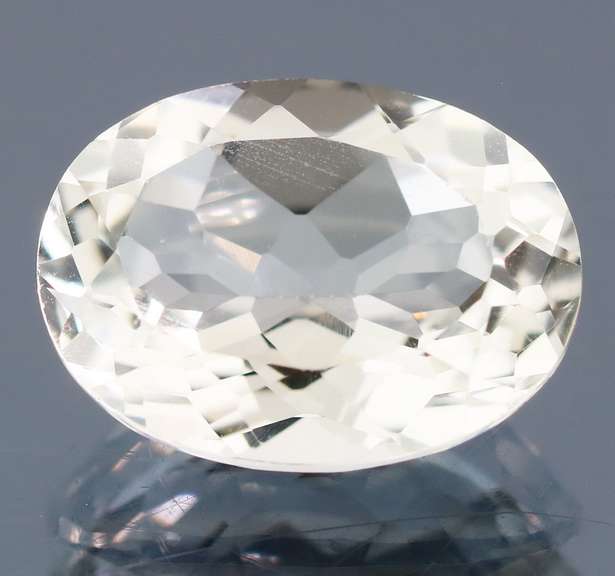 Dazzling 11.31ct diamond white Topaz