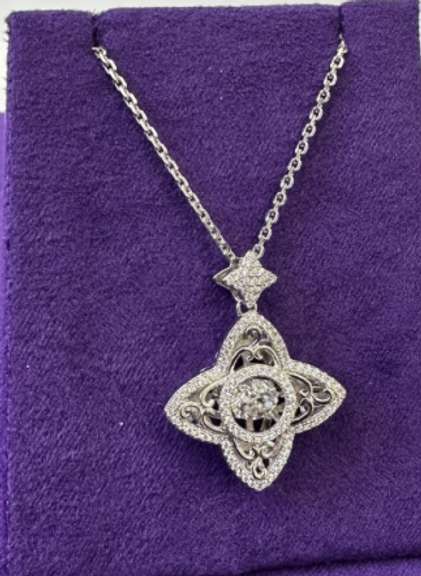 Beautiful Sterling silver Dancing Stone Pendant