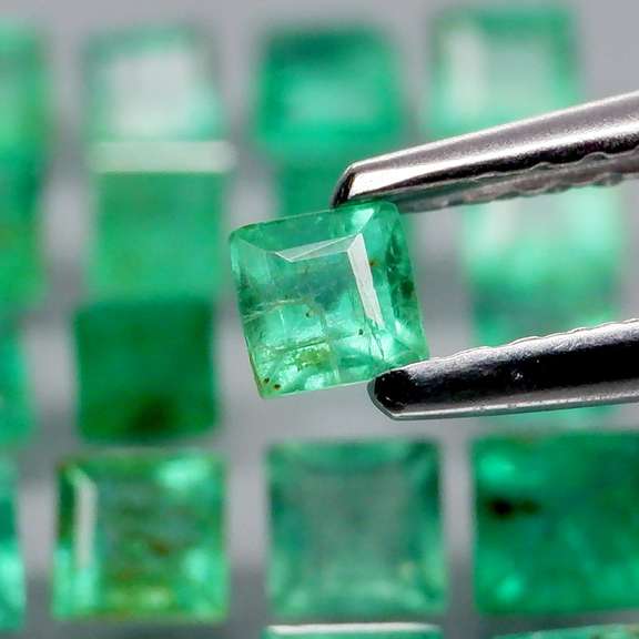 Outstanding 3.06ct real Colombian Emerald set