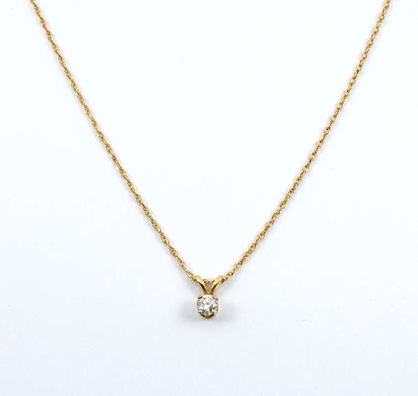 14kt Yellow Gold & Diamond Pendant Necklace