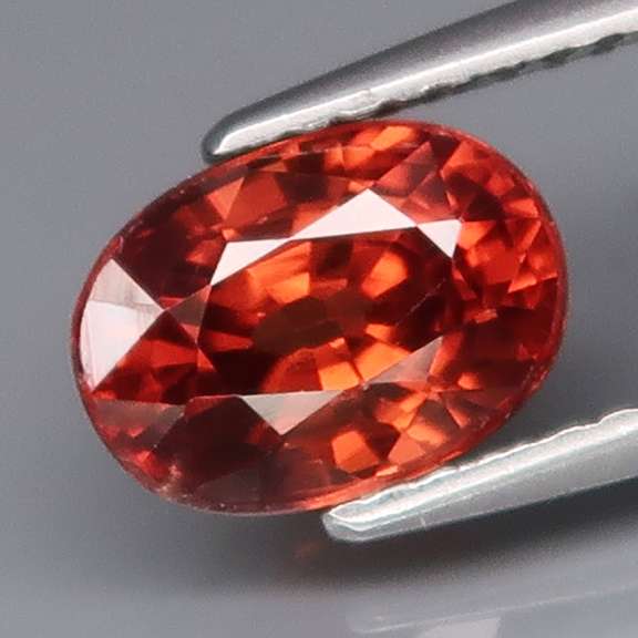 Collectors! 2.53ct VS natural Imperial Zircon