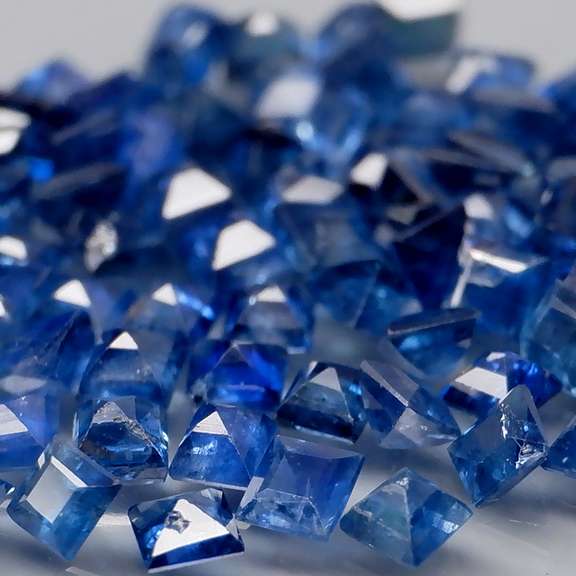 Heated only! 3.19ct Royal blue Sapphire set from Madagascar