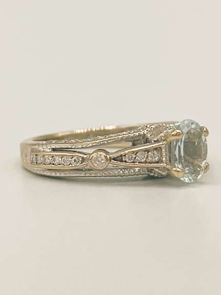 Beautiful 14kt Solid White Gold, Aquamarine, & Diamond Ring