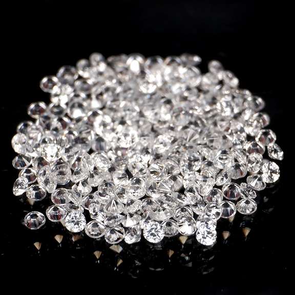 Outstanding 2.29ct diamond white Zircon set