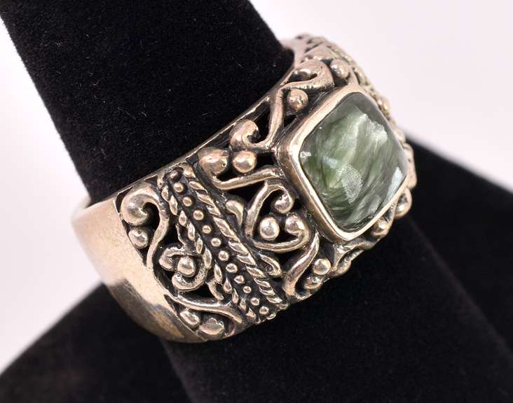 Sterling Silver Ring With Green Stone