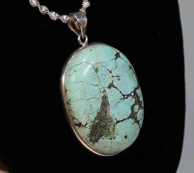 Simply gorgeous sterling and Turquoise cabochon necklace